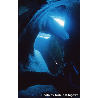 Cave dive site called “The palace of light”, or  “Hikari-no-Kyuuden” in Japanese